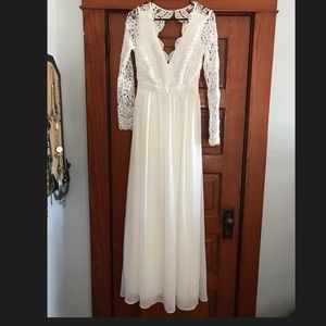 Lace long sleeve stunning white dress!